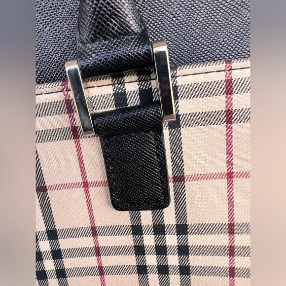 Burberry Beige House Nova Check
Small Tote With Dust Bag - Picture 10 of 12